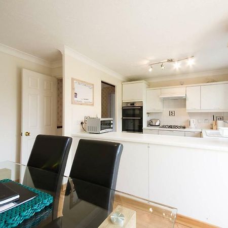 Spacious House, Sleeps 7 People Reading Bagian luar foto