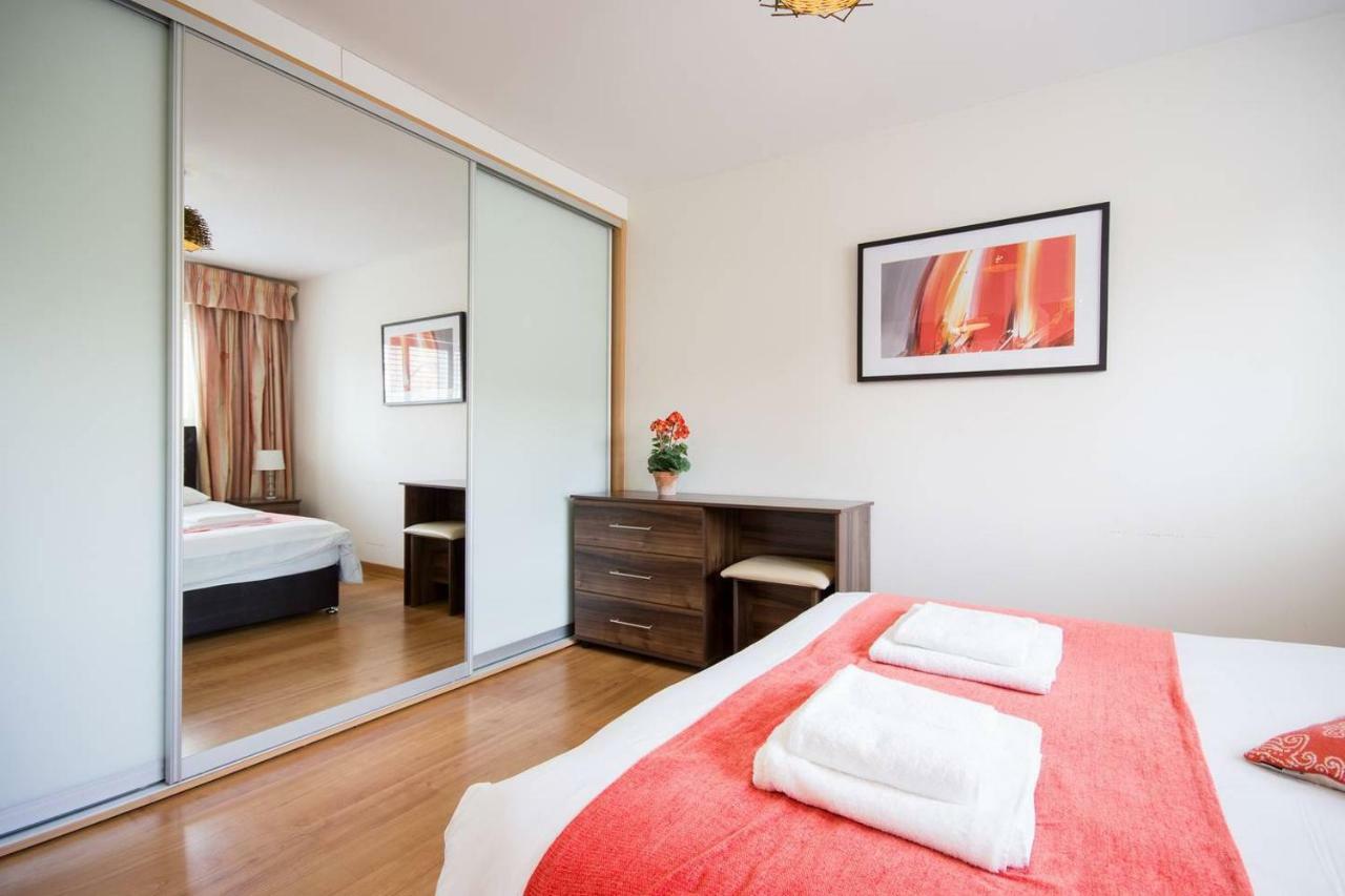 Spacious House, Sleeps 7 People Reading Bagian luar foto