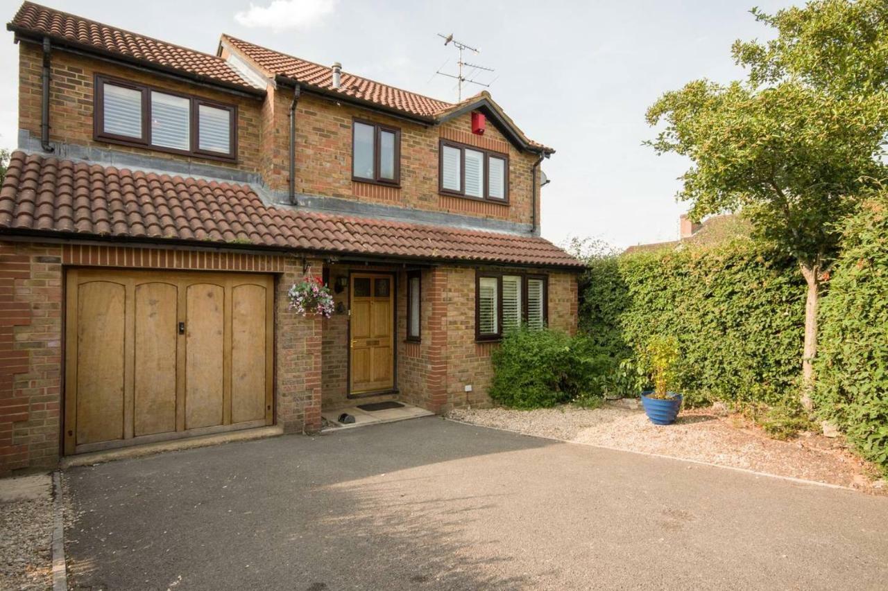 Spacious House, Sleeps 7 People Reading Bagian luar foto