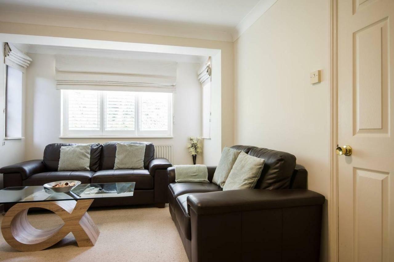 Spacious House, Sleeps 7 People Reading Bagian luar foto