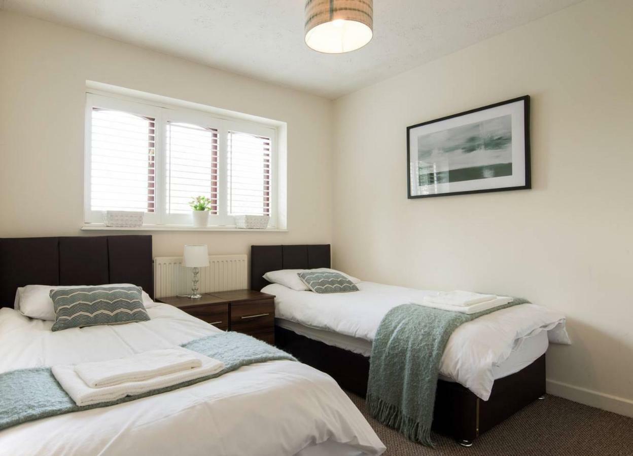 Spacious House, Sleeps 7 People Reading Bagian luar foto