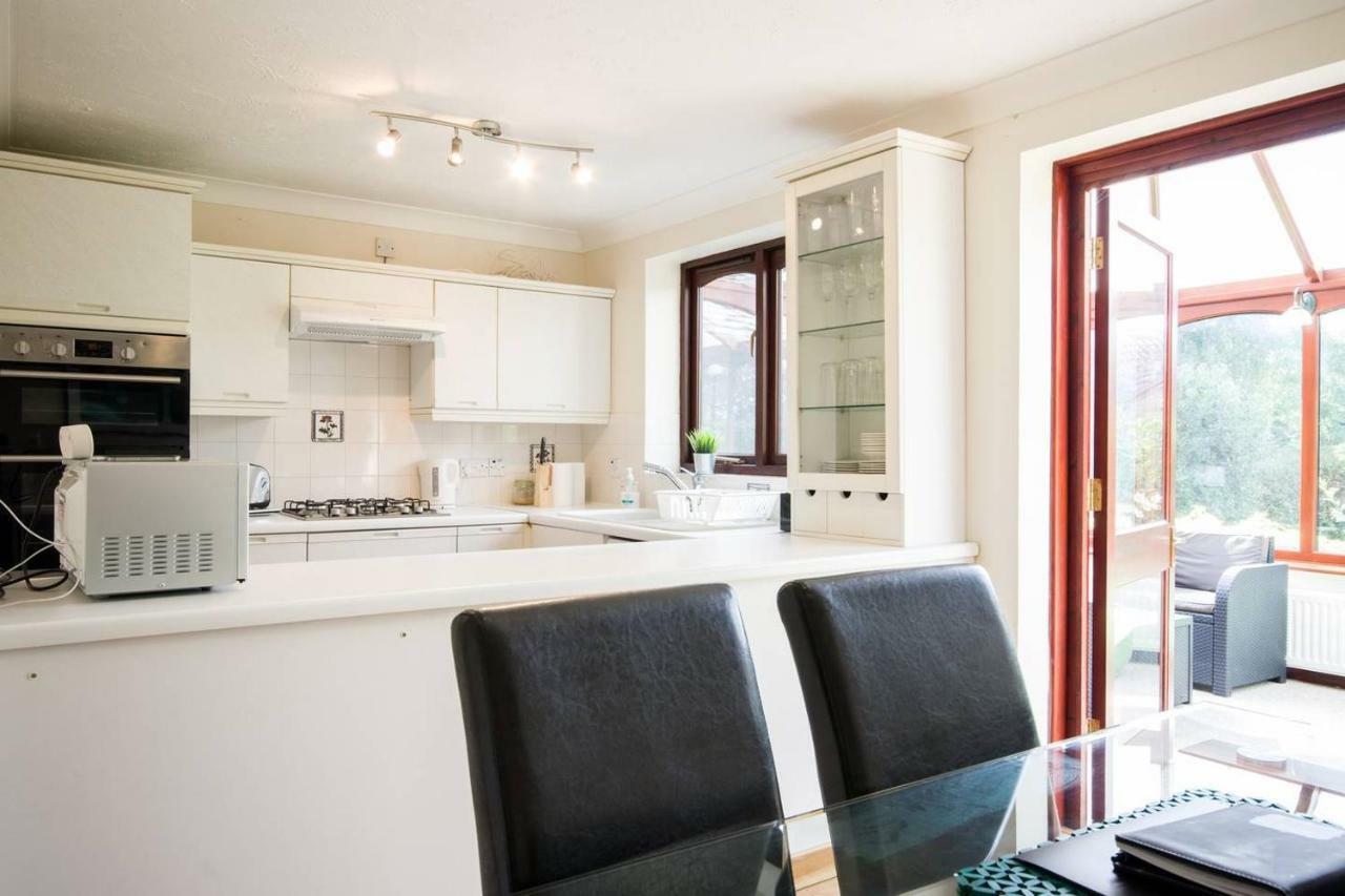 Spacious House, Sleeps 7 People Reading Bagian luar foto