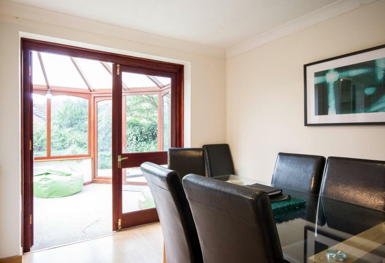Spacious House, Sleeps 7 People Reading Bagian luar foto