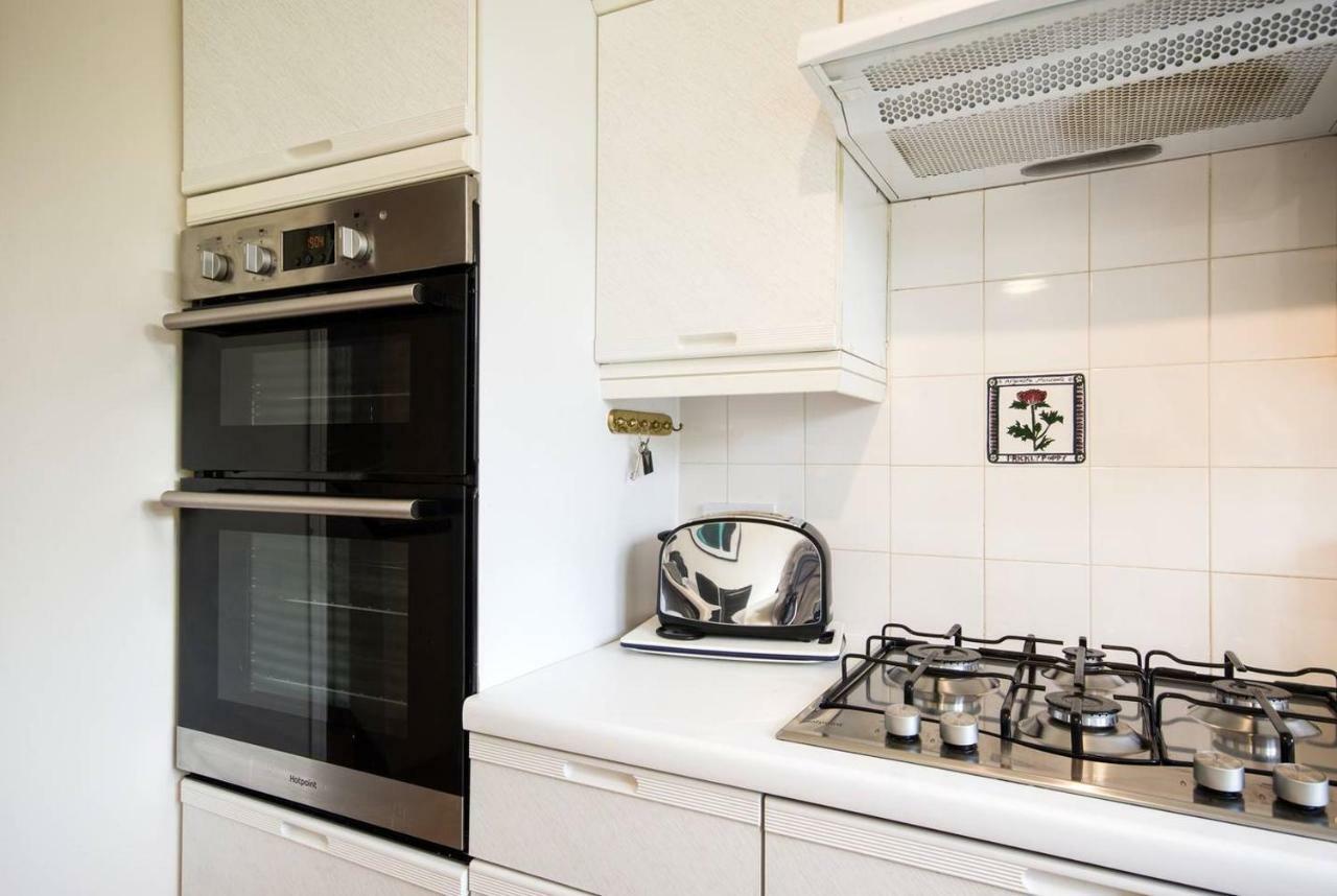 Spacious House, Sleeps 7 People Reading Bagian luar foto